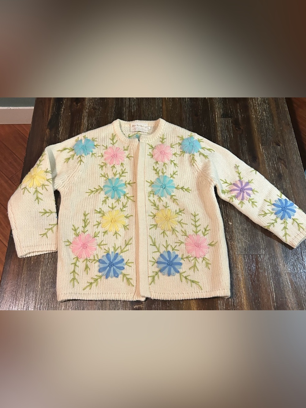100% virgin wool HAND LOOMED SWEATER HONG KONG